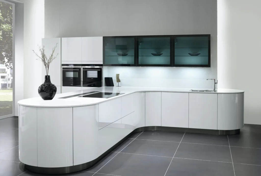 کابینت هایگلاس چیست و چه ویژگی‌هایی دارد؟